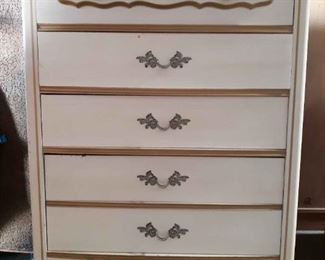HC601Vintage Chest Of Drawers