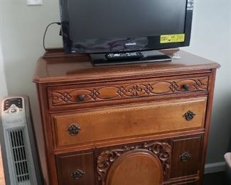 Vintage Chest of Drawers 
