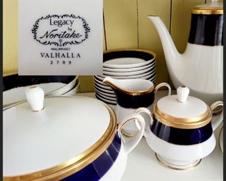Noritake serving pieces "Valhalla"