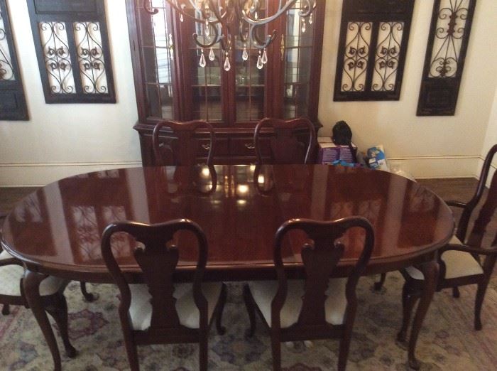 China Cabinet
Thomasville Collectors Cherry
3 large drawers & 2 closed cabinet on each side on bottom part
9 glass shelves inside in top section
Lighted
Comes in two parts
Side depth - 19”
81” Tall x 62” Wide