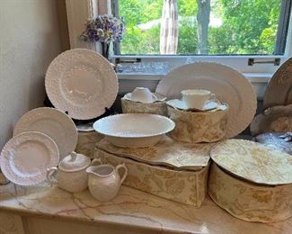 Spode "Savoy" full set for 12 plus serving pieces