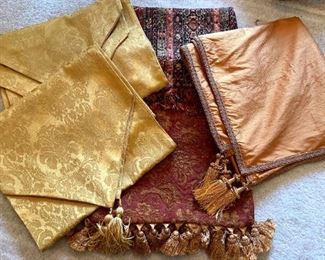 Collection of TableclothsRunners