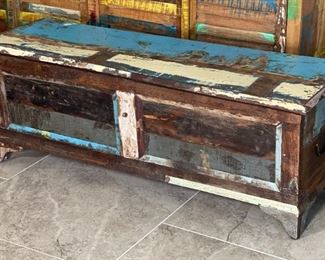 Rustic Reclaimed Wood Storage Chest Trunk Multicolor Distressed Wood 17 x 46 x 15.5in HxWxD