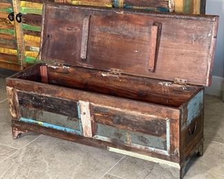 Rustic Reclaimed Wood Storage Chest Trunk Multicolor Distressed Wood 17 x 46 x 15.5in HxWxD