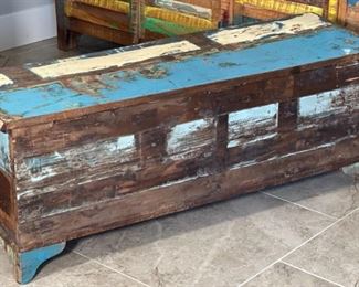 Rustic Reclaimed Wood Storage Chest Trunk Multicolor Distressed Wood 17 x 46 x 15.5in HxWxD