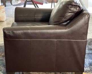 Lane Dundee Chair & Ottoman Leather Blend Transitional Chair: 36 x 43 x 39in <BR>Ottoman: 18 x 34 x 23in HxWxD