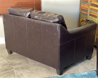 Lane Dundee Loveseat Leather Blend Transitional Couch 36 x 56 x 39in HxWxD