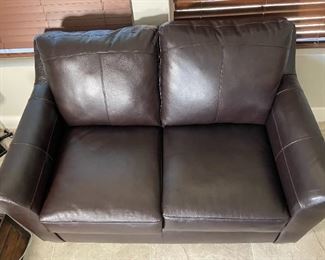 Lane Dundee Loveseat Leather Blend Transitional Couch 36 x 56 x 39in HxWxD
