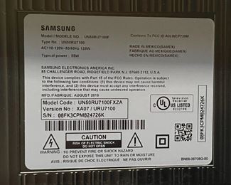 Samsung 50in UHD 4k Smart TV UN50RU7100FXZA 28.5 x 44.5in