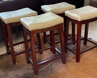 4pc Linon Allure Counter Stools 26x17x12in HxWxD