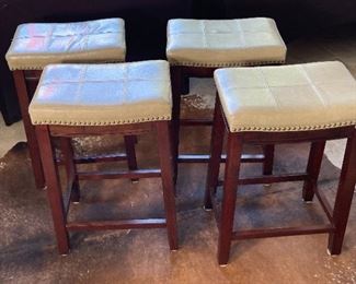 4pc Linon Allure Counter Stools 26x17x12in HxWxD