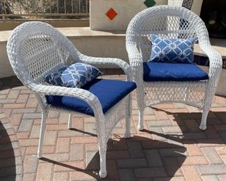 4pc All Weather Wicker Loveseat Chairs & Table Loveseat: 34 x 51 x 24in HxWxD