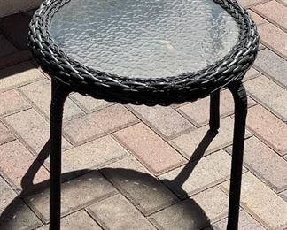All Weather Wicker Patio Round Side Table 18 x 20.5in diameter