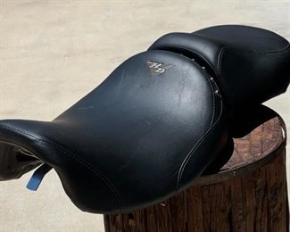 Harley Davidson Road King Classic Seat Studded
