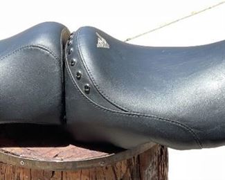 Harley Davidson Road King Classic Seat Studded