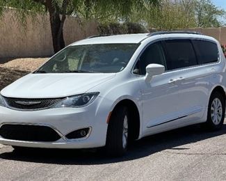 2019 Chrysler Pacifica Touring L Mini Van