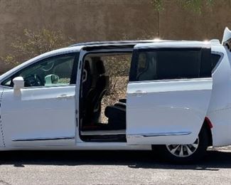 2019 Chrysler Pacifica Touring L Mini Van