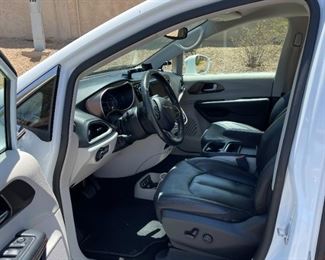 2019 Chrysler Pacifica Touring L Mini Van