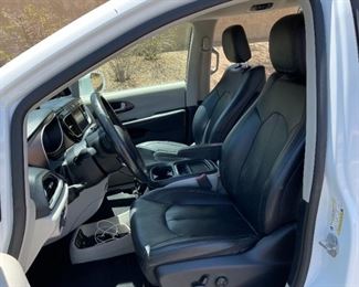 2019 Chrysler Pacifica Touring L Mini Van