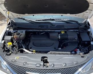 2019 Chrysler Pacifica Touring L Mini Van