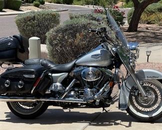 2005 Harley Davidson FLHRCI Road King Classic