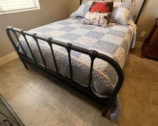 Queen Size Black Iron Frame Bed with Sealy mattress Bed frame: 86x63in<BR> Mattress size 60 x80in HxWxD