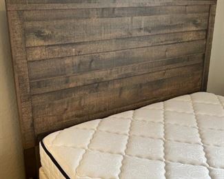 Queen Crown Mark Rustic Panel Wood Bed w/ Revive mattress Frame: 57.5 x 64 x 83.5in<BR>Mattress: 60 x80in