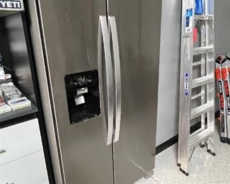 Whirlpool 36in Side-by-Side Refrigerator 25 cu. ft WRS325SDHZ00 69.75 x 35.75 x 74in HxWxD