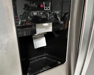 Whirlpool 36in Side-by-Side Refrigerator 25 cu. ft WRS325SDHZ00 69.75 x 35.75 x 74in HxWxD