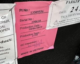 Parker House contemporary Recliner Chair 41.5 x 32 x 36in HxWxD