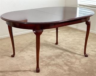 Kincaid Queen Anne Dining Room Table & 6 Chairs Table: 35 42 x 62-74-77in HxWxD