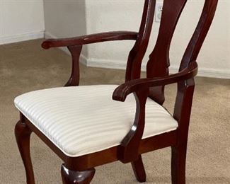 Kincaid Queen Anne Dining Room Table & 6 Chairs Table: 35 42 x 62-74-77in HxWxD