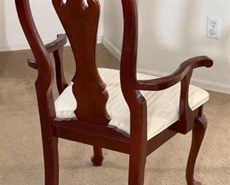 Kincaid Queen Anne Dining Room Table & 6 Chairs Table: 35 42 x 62-74-77in HxWxD