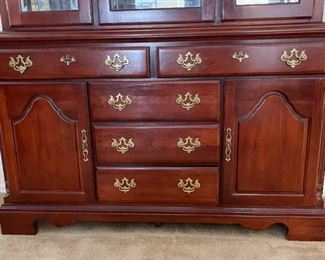 Kincaid Queen Anne China Cabinet 86 x 56 x 18in HxWxD