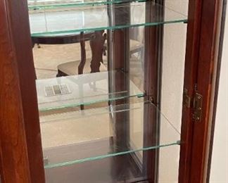 Kincaid Queen Anne China Cabinet 86 x 56 x 18in HxWxD