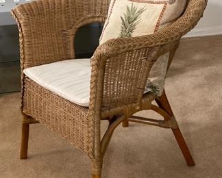 1pc Wicker Rattan chair 33 x 30 x 24in HxWxD
