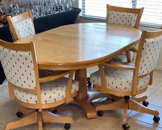 Giguère & Morin Natural Maple Table & 4 Chairs Giguere Table: 29.5 x 41.5 x 41.5-68-80in HxWxD