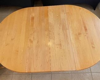 Giguère & Morin Natural Maple Table & 4 Chairs Giguere Table: 29.5 x 41.5 x 41.5-68-80in HxWxD