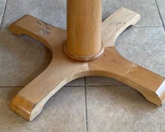 Giguère & Morin Natural Maple Table & 4 Chairs Giguere Table: 29.5 x 41.5 x 41.5-68-80in HxWxD