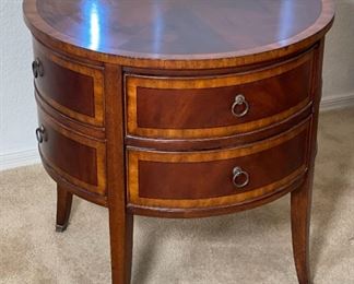 Ethan Allen Round Drum Table Osborne End Table 26 x 26 diameter