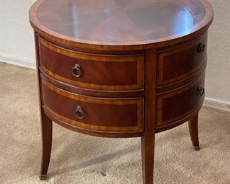 Ethan Allen Round Drum Table Osborne End Table 26 x 26 diameter