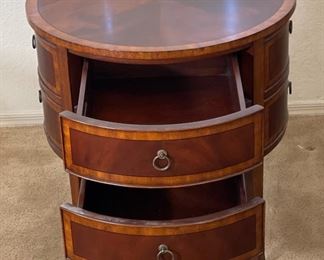 Ethan Allen Round Drum Table Osborne End Table 26 x 26 diameter