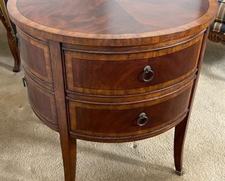 Ethan Allen Round Drum Table Osborne End Table 26 x 26 diameter