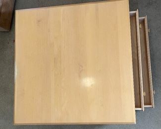 Ethan Allen Natural Maple Coffee Table With Storage. 15.5 x 38 x 38in HxWxD