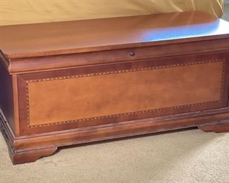 Lane Cedar Chest 20 x 45 x 18.5in HxWxD
