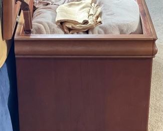 Lane Cedar Chest 20 x 45 x 18.5in HxWxD