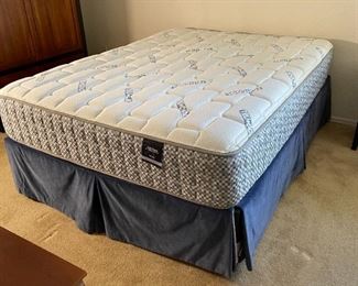 Queen Edmond By Appointment Mattress/Boxspring & frame 60 x 80in Queen