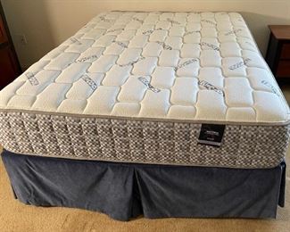 Queen Edmond By Appointment Mattress/Boxspring & frame 60 x 80in Queen