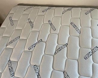 Queen Edmond By Appointment Mattress/Boxspring & frame 60 x 80in Queen