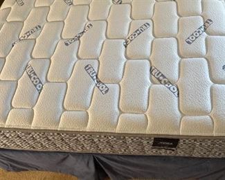 Queen Edmond By Appointment Mattress/Boxspring & frame 60 x 80in Queen